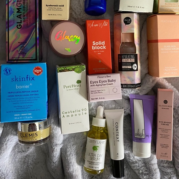 Huge skincare bundle - Picture 3 of 3